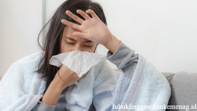 Daftar Obat Flu dan Batuk yang Ampuh untuk Dewasa